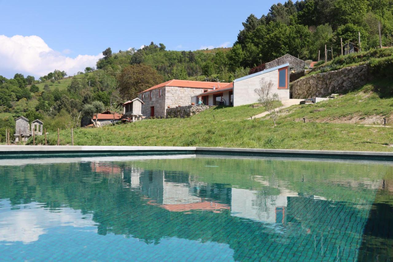 Hostal Quinta da Riba Má Santa Leocadia Exterior foto
